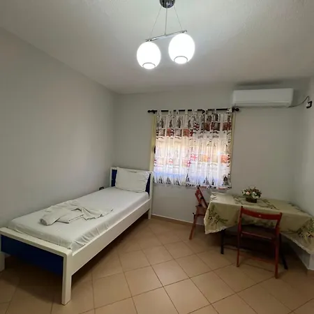 Aura Apartment *